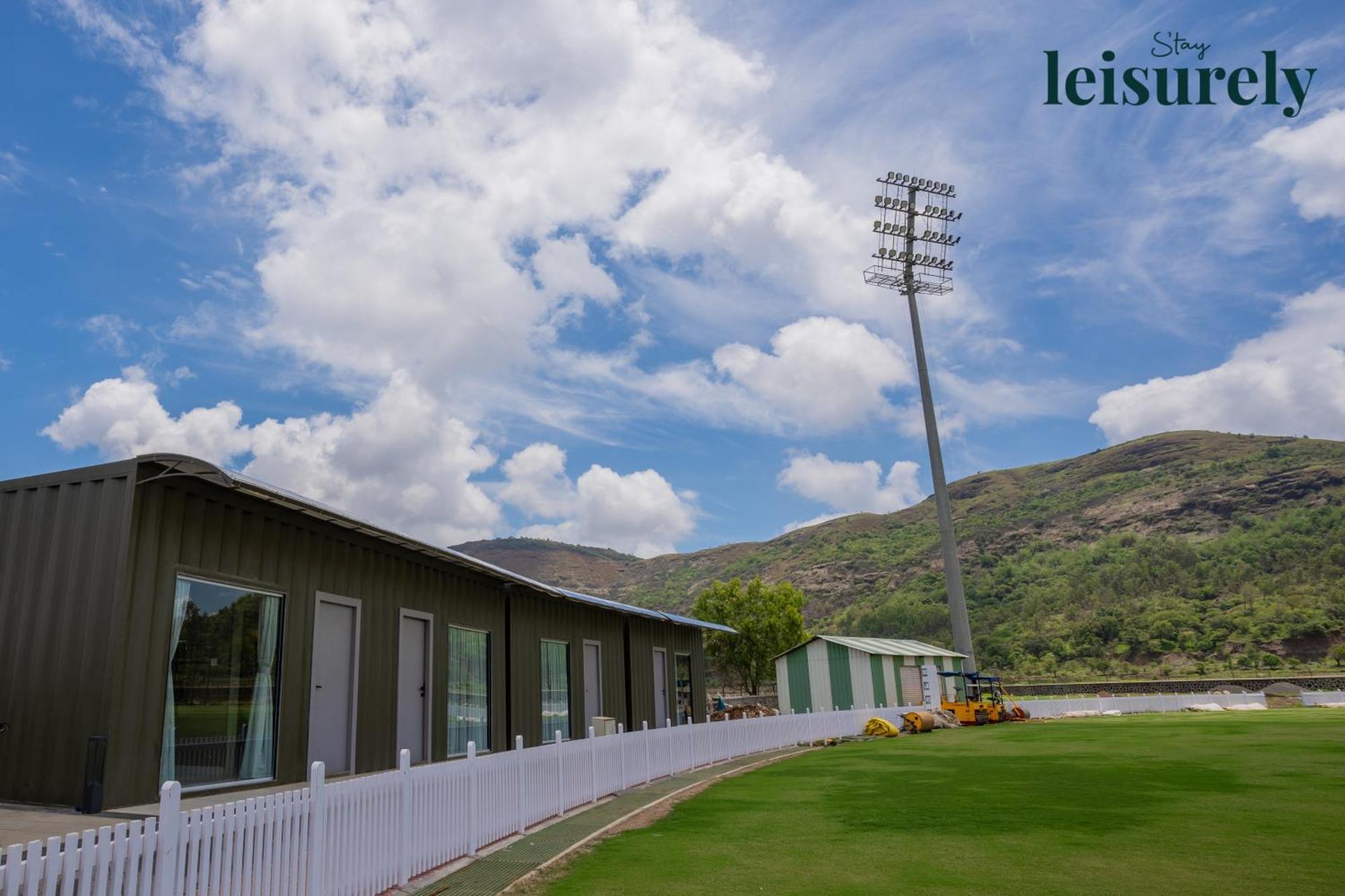 Stay Leisurely - Pavilion By The Hills, Lonavala - Stadium View Rooms ภายนอก รูปภาพ