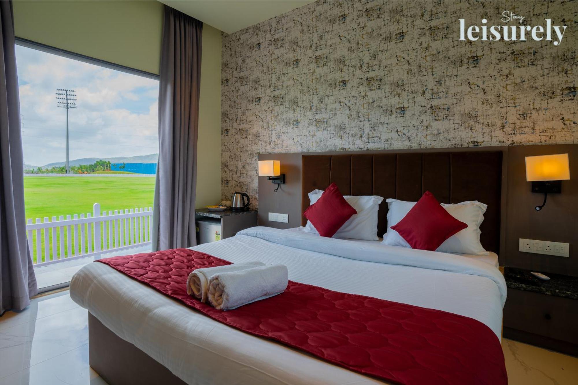 Stay Leisurely - Pavilion By The Hills, Lonavala - Stadium View Rooms ภายนอก รูปภาพ